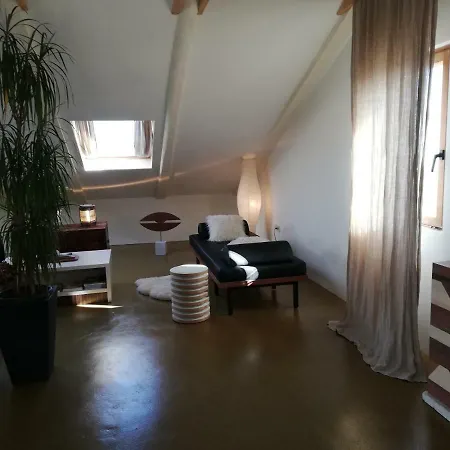 Naiadi Loft 아파트 네레자인